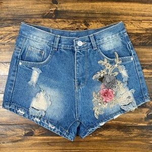 Highwaisted embroidery denim short
